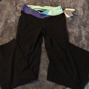NWT:Cute Gap yoga pants Sz S blk purple/turquoise